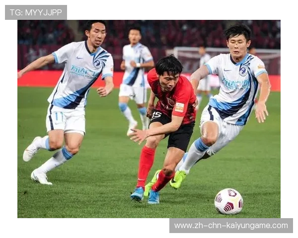 中场断球后快速反击训练：两次传球内形成射门机会成准则