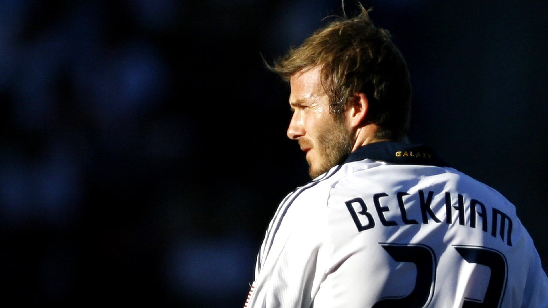 曼城双中场组合控制比赛节奏流畅,曼城的中场