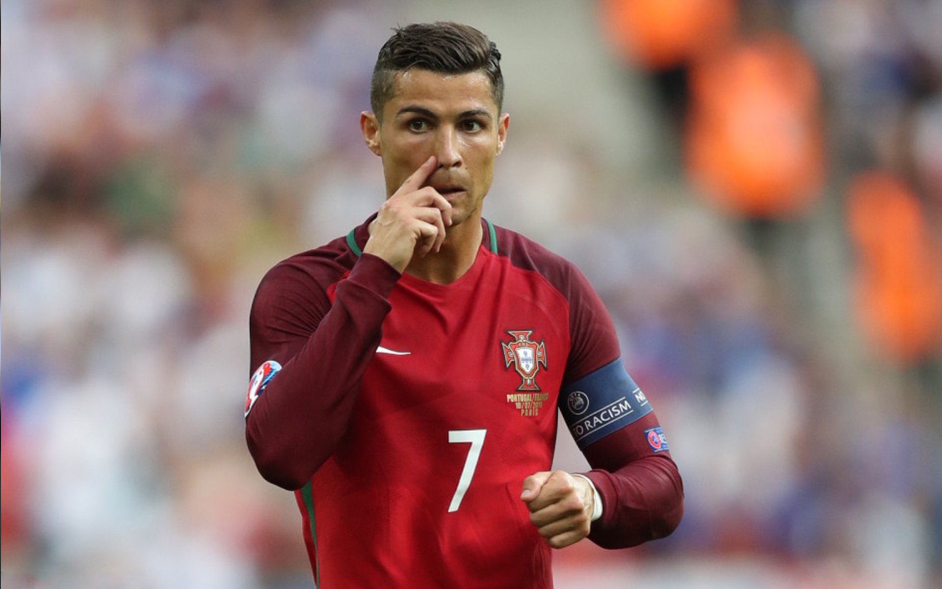 开云备用-巴黎队中球员因伤缺阵，阵容深度面临考验，巴黎球队阵型